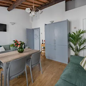 Apartment Moro One, Florence